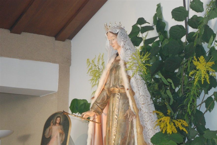l'Oratoire à Bois le Roi où Marie Reine Immaculée de l'Univers nous y attend