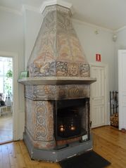 Vacker kakelugn