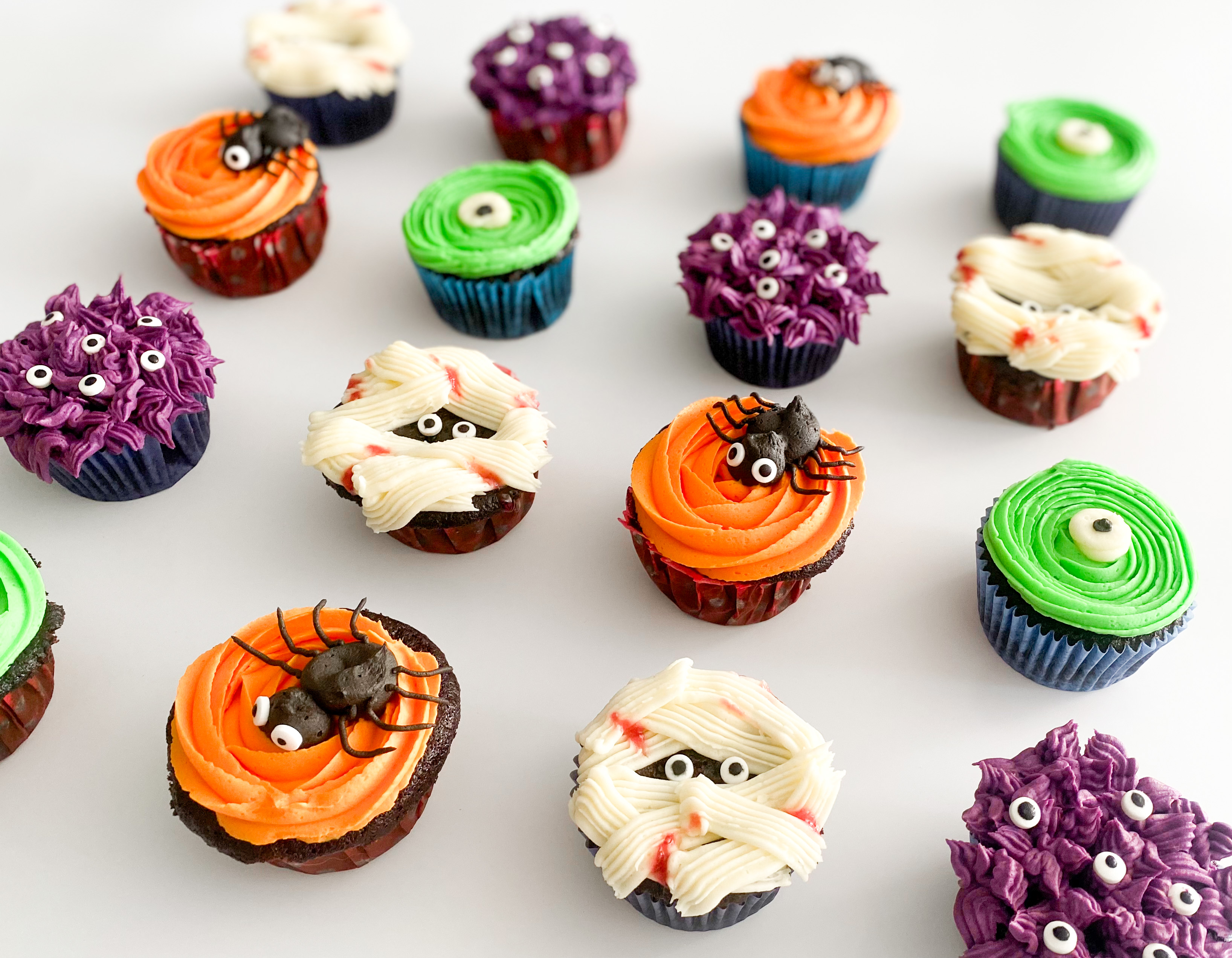Fødselsdagskage, bestillingskage, halloween, cupcakes, bestil en kage