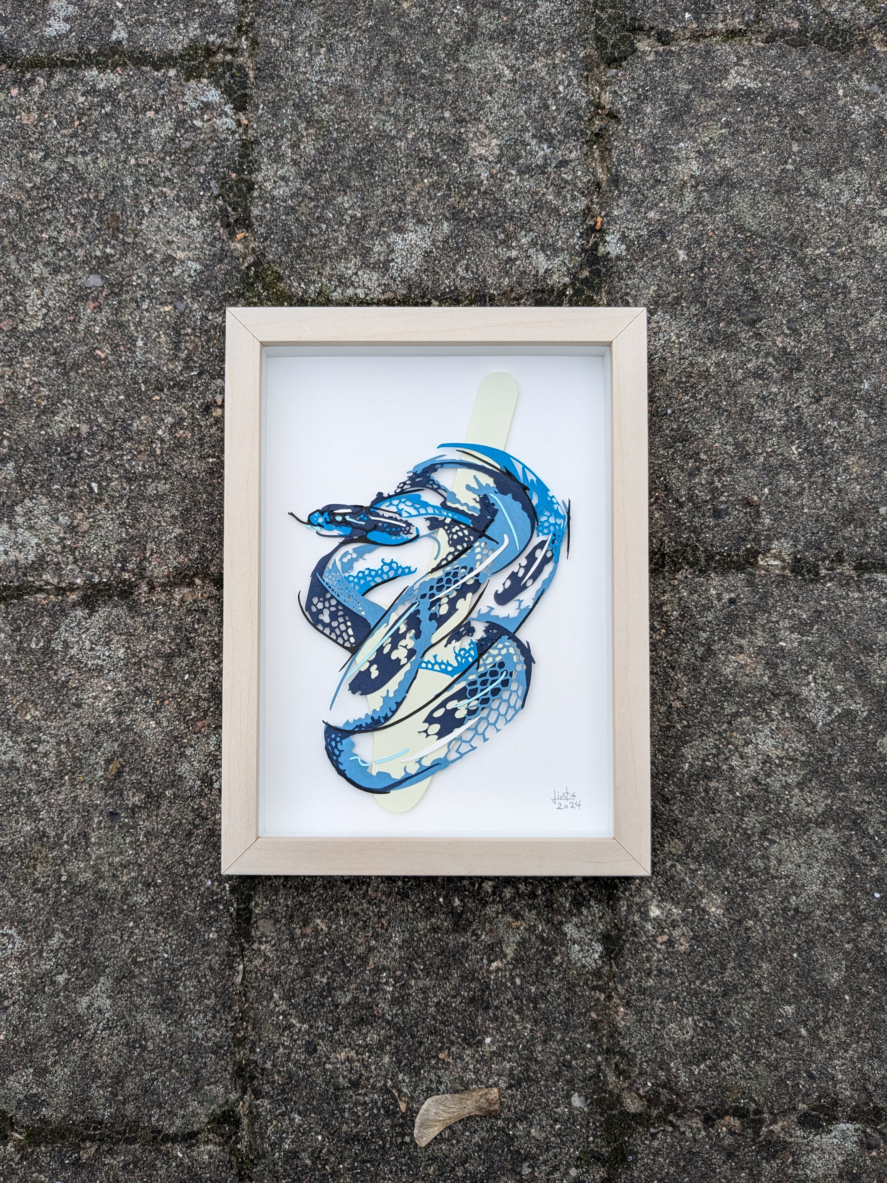 Papercut Screaming Hand Philips Santa Cruz