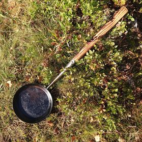 Kolbullepanna med långt skaft
