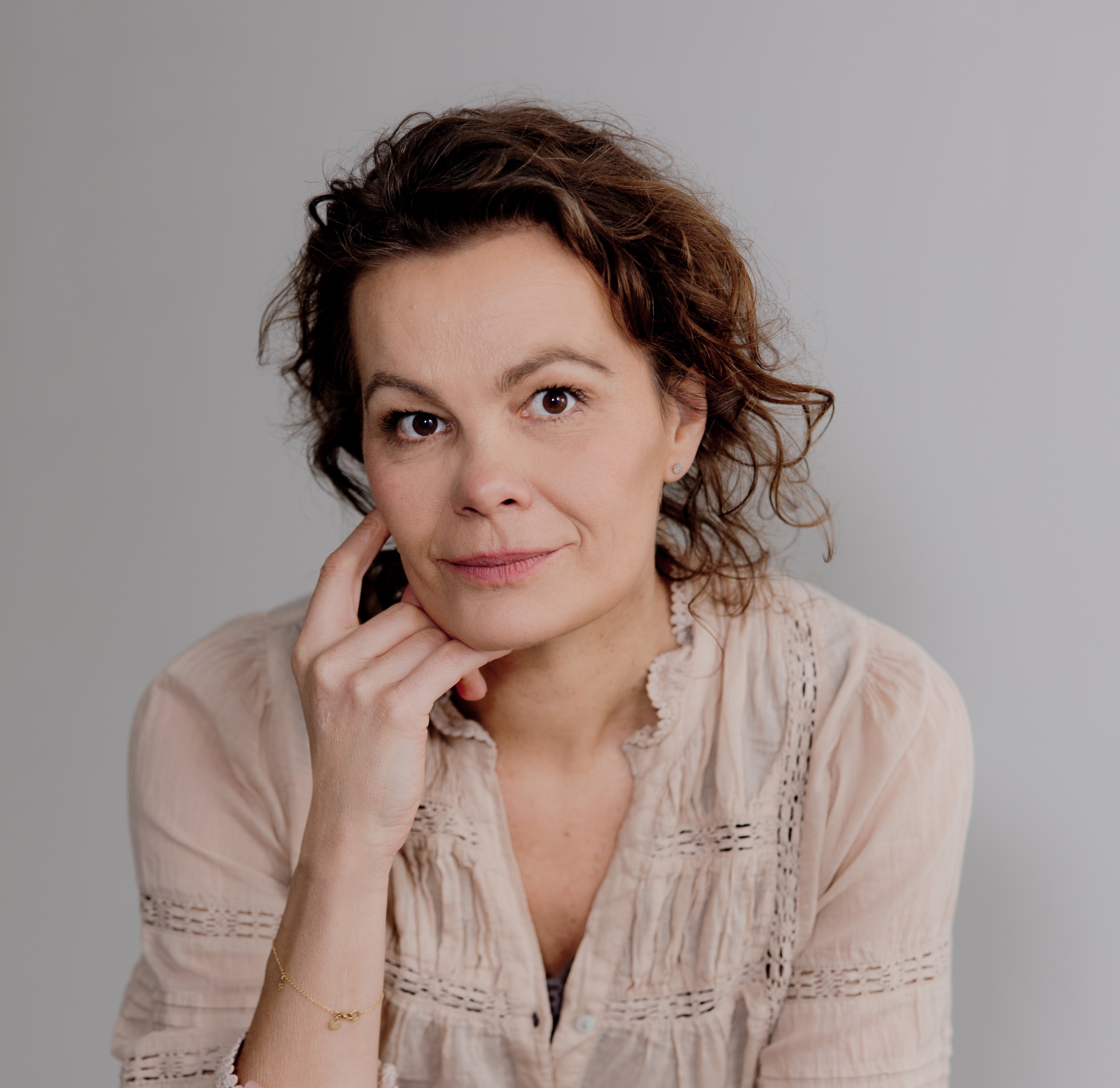 Om | Louise Ribe