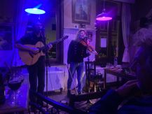 Simon Kempston en Bronwyn Claire Asha