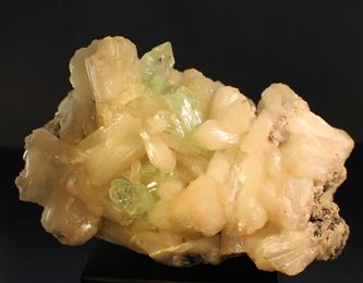 Grön Fluorapofyllit på Stilbit
Malud, Maharashtra, Indien