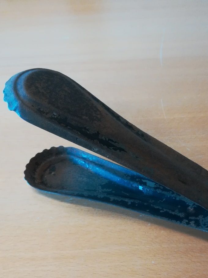 Her har vi en tang af en slags, men hvad har den været brugt til?
Er der nogen der ved det, send da venligst en mail til arkivlunderskov@gmail.com