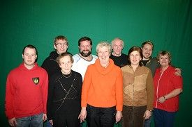 Foran fra venstre: Espen Brenli Inger Næss, Winnie Evenrud, Bente Hagen, og Synøve Iversen. Bak fra venstre: Jan Peter Lyngstad, Arne Brændhagen, Hans Gustav Bjørnli og Jan Erik Kalvsjøhagen