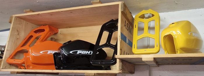 Pony GTX Neuaufbauten in verschiedenen Farben. Die Farben können auch vom Kunden ausgewählt werden.