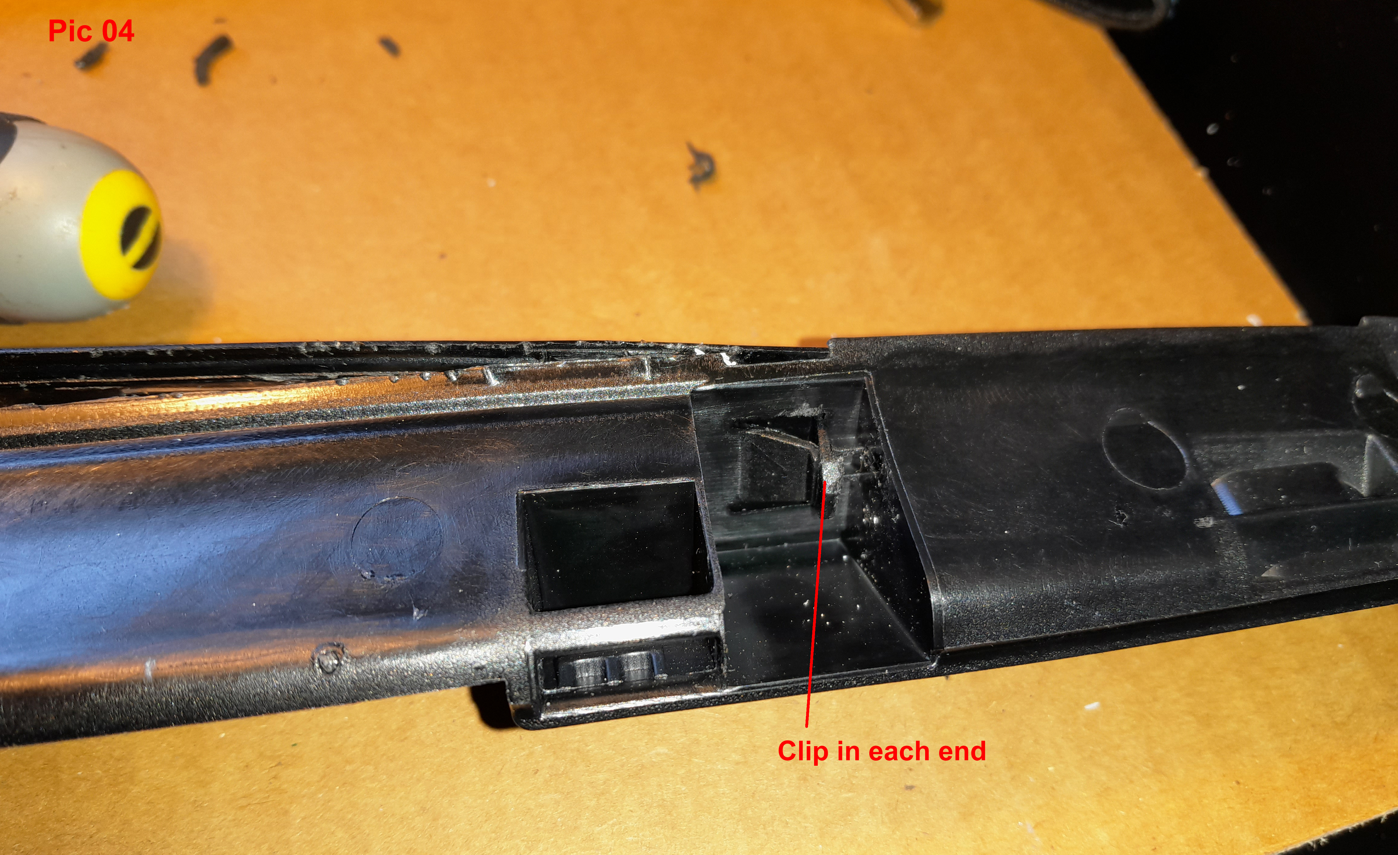 Trunk lid grip Pic 04