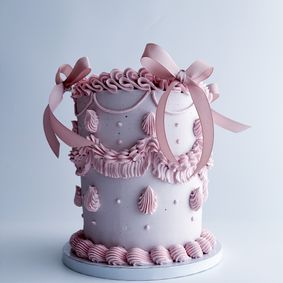 rosa Vintage Cake mit Schleifchen