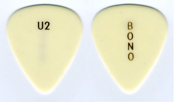 Bono 1987-1988 The Joshua Tree Tour & 1991-1993 Achtung baby & ZooTV Tour.
This pick comes from the Berlin show June 15 1993 at Olympiastadium.