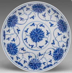 A Blue & White 'Scrolling Lotus' Plate