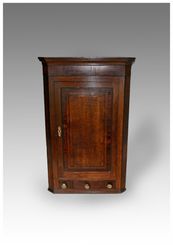 Antique Georgian Oak/Mahogany Corner Cupboard