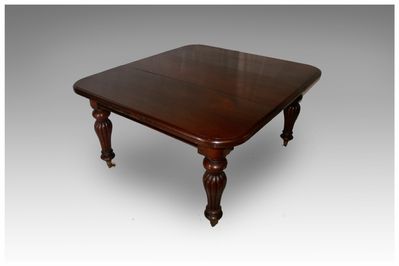 Antique Victorian Mahogany Extending Dining Table