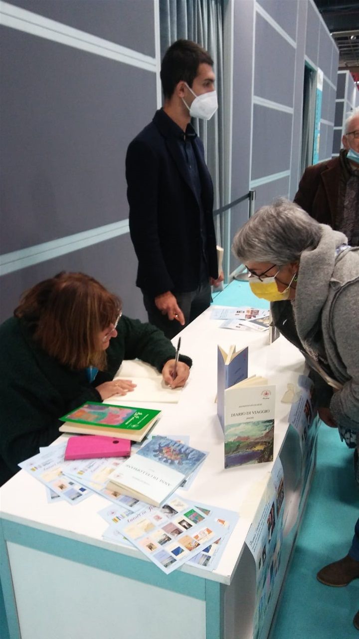 Salone del libro - Torino - 18 ottobre 2021 - Firma copie del libro RE PACIOCCONE -Editr. Ibiskos-Ulivieri