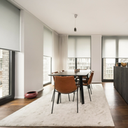 Corpark Boom - interieur rolgordijnen met gordijnen 
