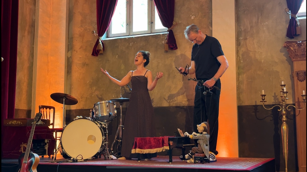 Ballhaus Wedding MarioNatti Feiern aller Art Geburtstag Hochzeit Jubiläum Musikshow Unterhaltung Marionette Sängerin Sopran