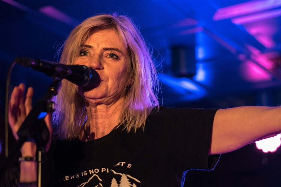 Karin Wistrand sångerska i Lolita Pop på Hotel Hulingen.