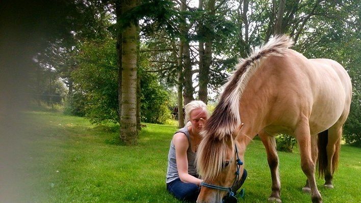 Freja her sammen med sin ejer Louise