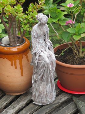 Stone art beeld dame Juliette , juli 2018
