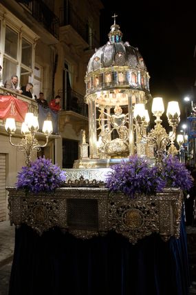 Trono