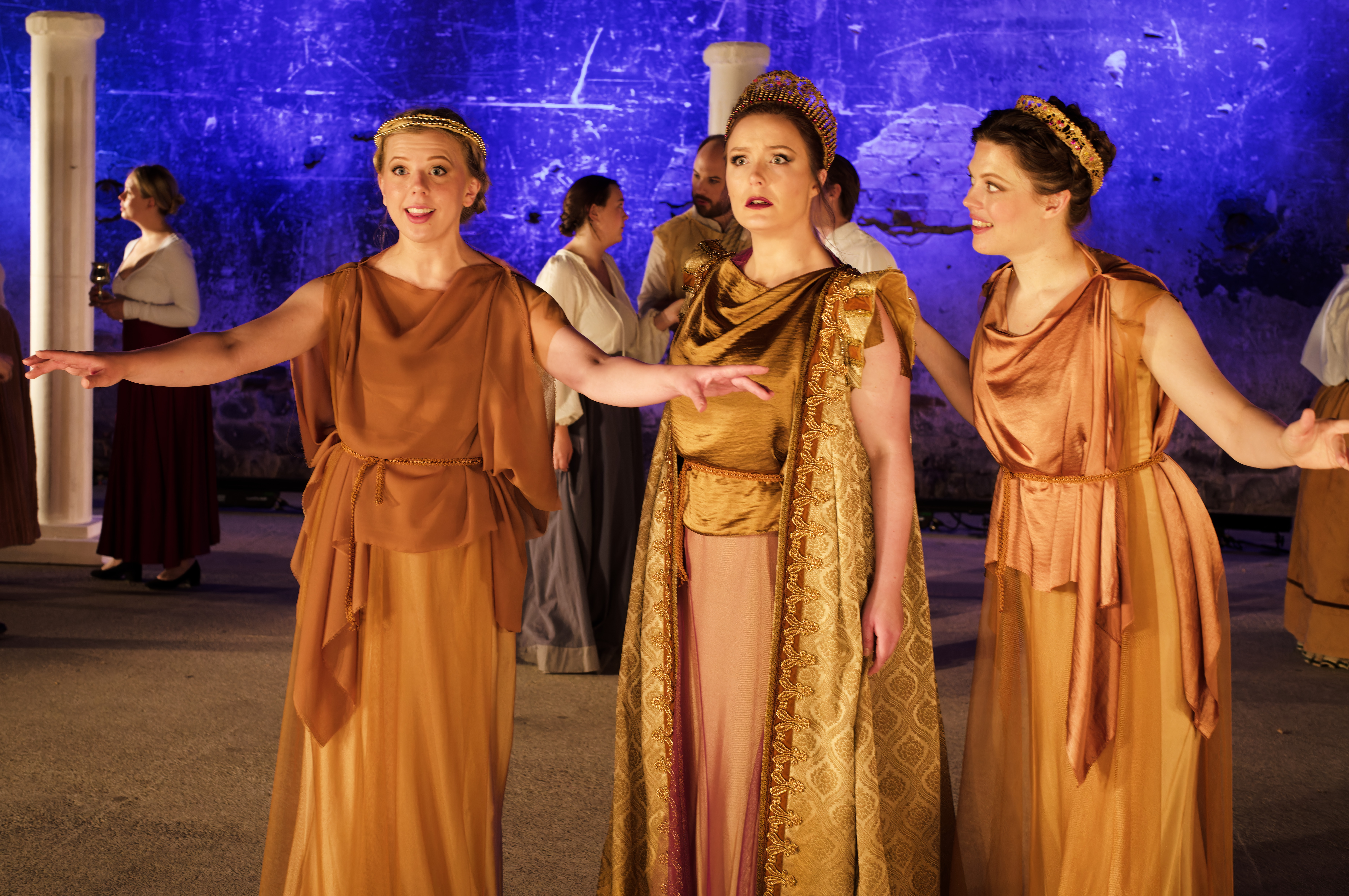 Dido, Belinda and Second woman 2