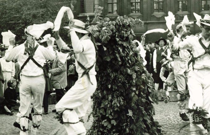 Oxford University Morris Men dance with the 'Jack', May Morning 1957 (photo Oxford Mail)