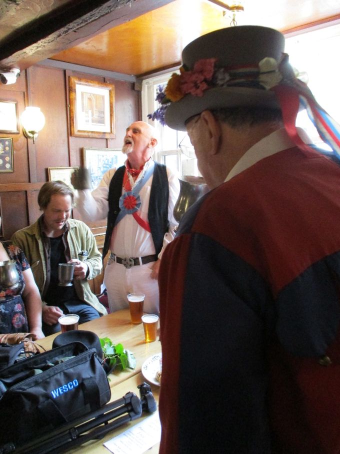 Session in  the White Horse on Broad Street, May Morning 2019 (photo Tim Healey)