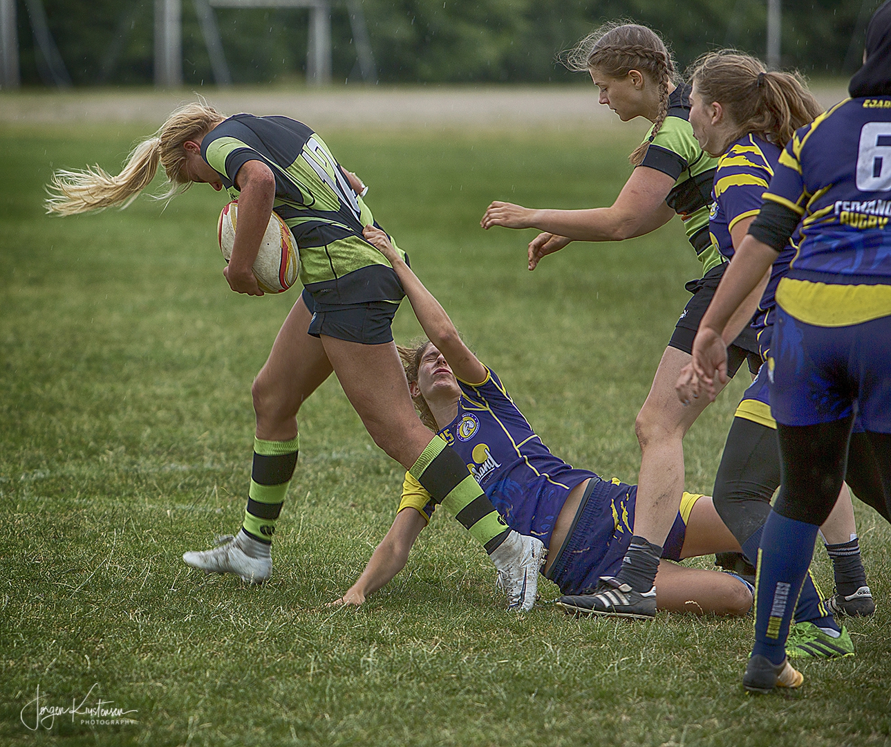 Female_Rugby_2j