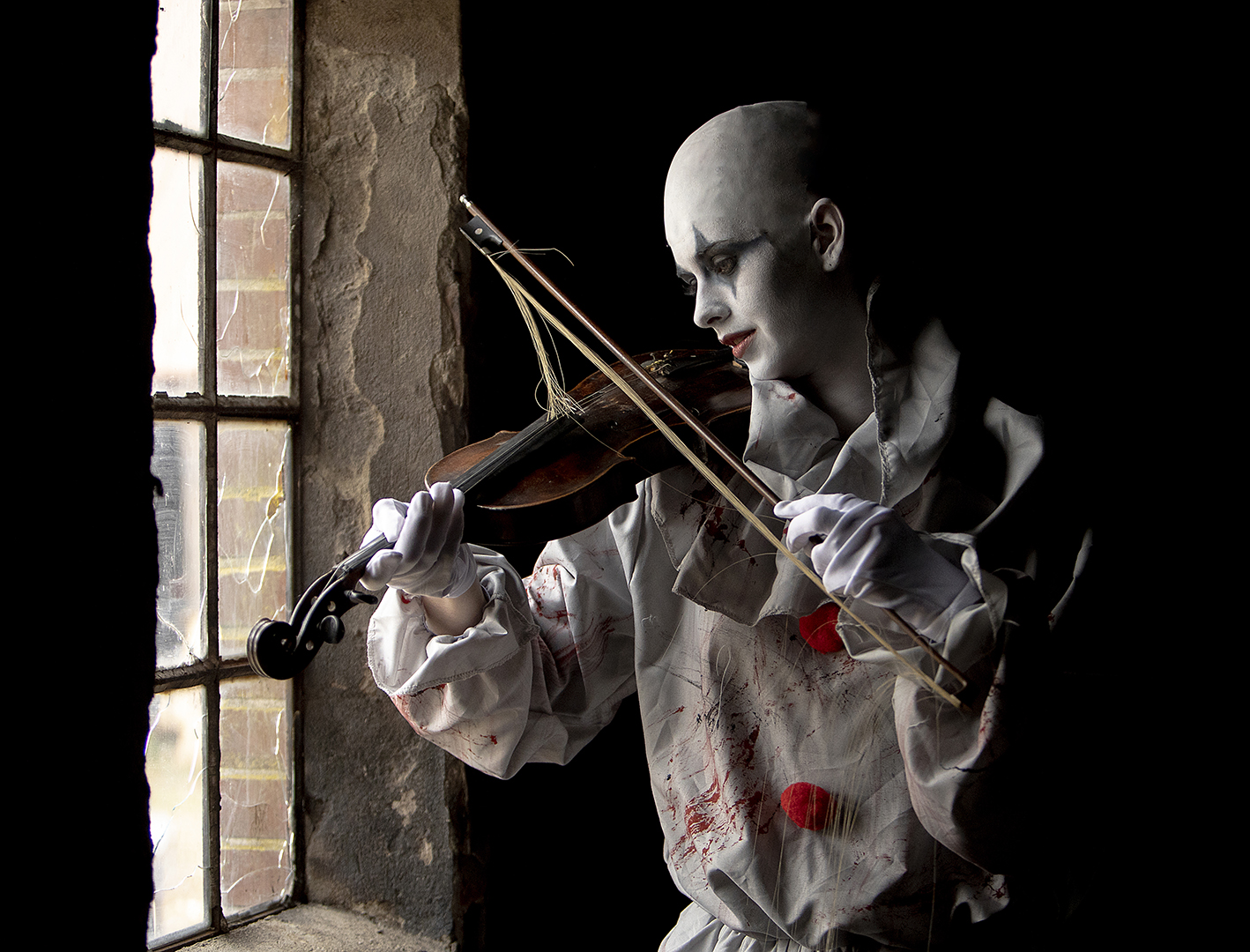 The_Clown_and_the_fiddle_13