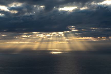 Strålar i havet utanfor Runde