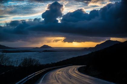 Mot Larsnes