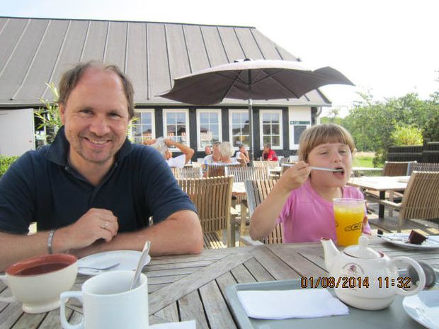 Formiddagsthe på Hammershus.