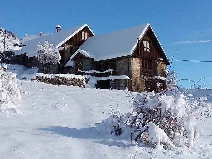 A 40 m au dessus du parking: le chalet