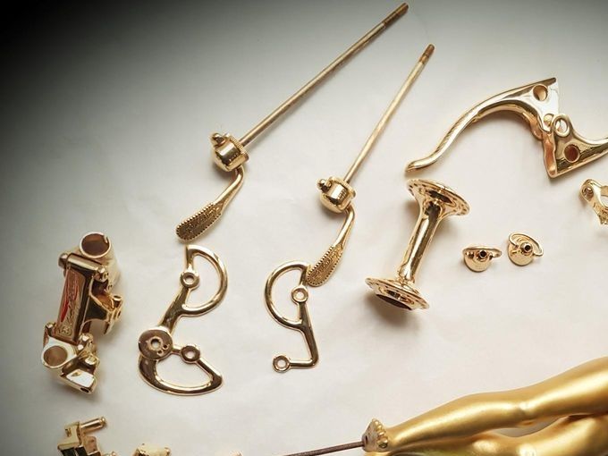diverse stukken verguld