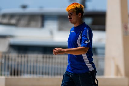 Series ' People Around ' - Orange