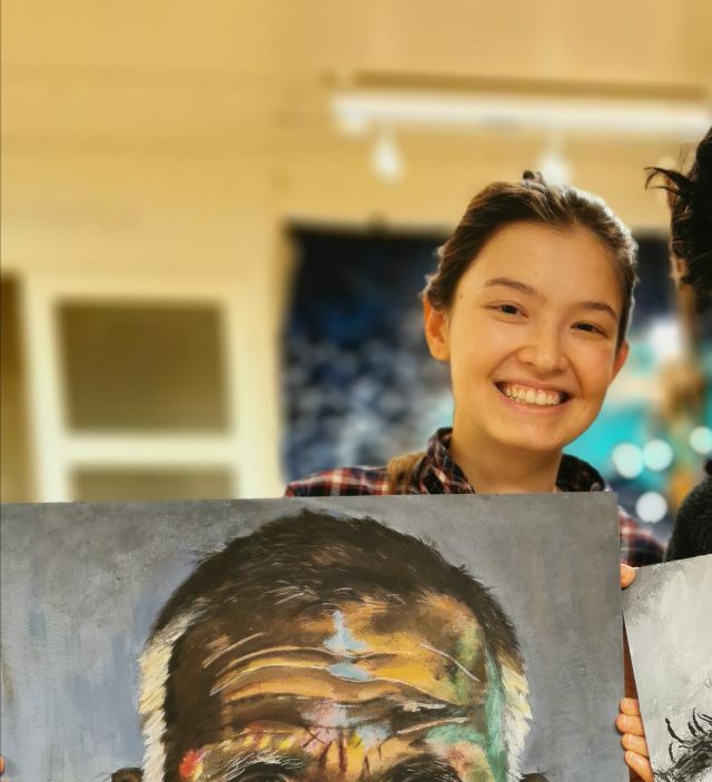 Svarthvitt portrett kan også være dramatisk og vakkert og er ikke på noen slags måte mindre vakkert enn portrett i farger. Du velger, jeg hjelper:))
