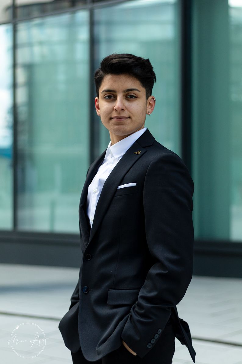Mina Art e.U. Business Portrait Outdoor