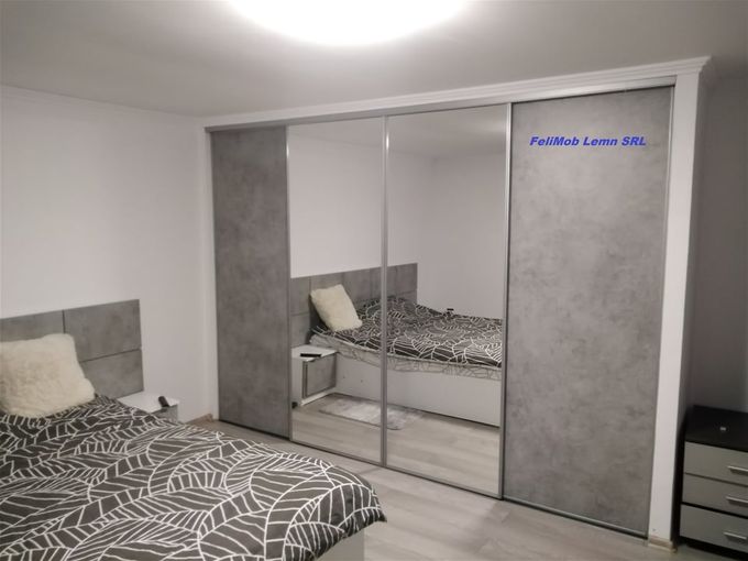 mobila valcea Dormitor, Dressing cu oglinzi si usi glisante