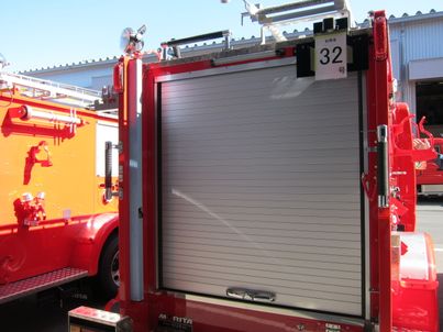 Mobile-Ladder-on-Fire-Truck-Closed-scaled