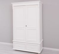 #105 Kleiderschrank in eine Farbe