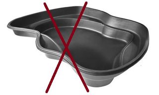 Plastik dam er ikke gode for sumpskildpadder at gå i dvale i gennem vinteren.
