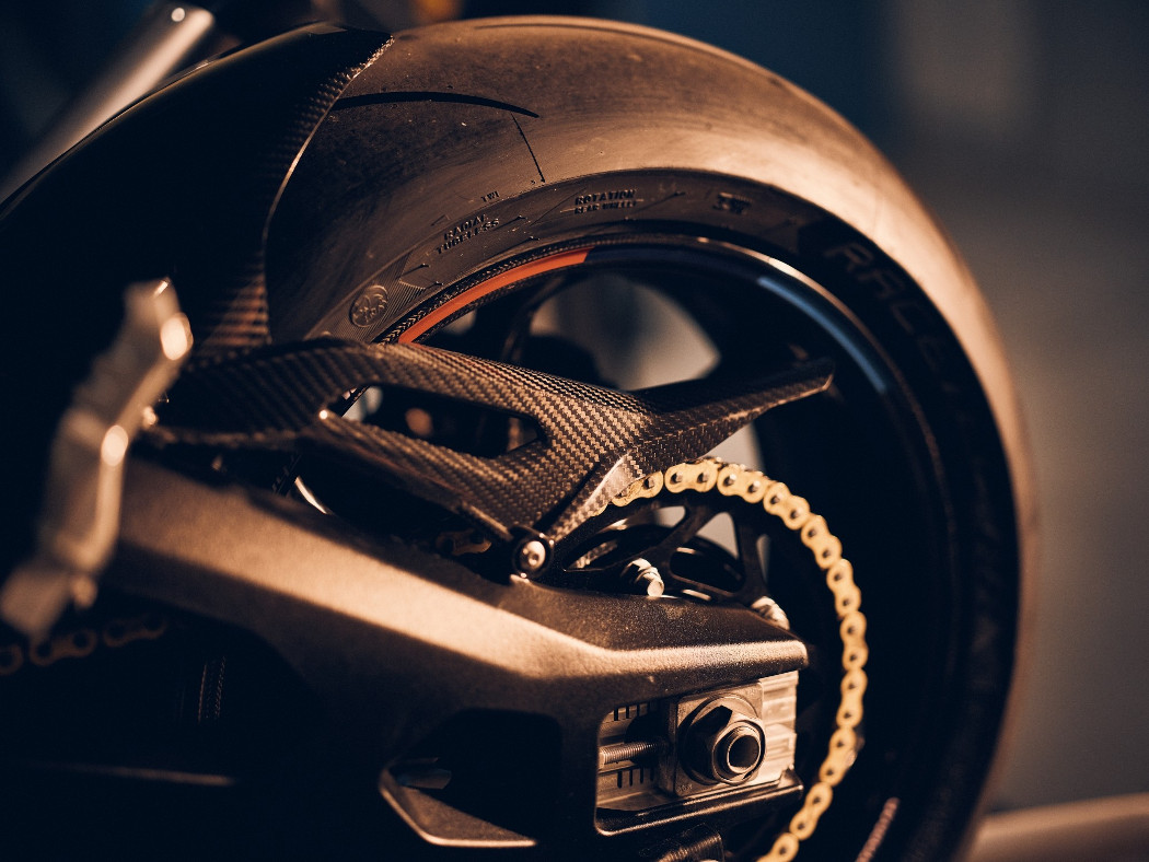 Detailaufnahme von Motorradkette