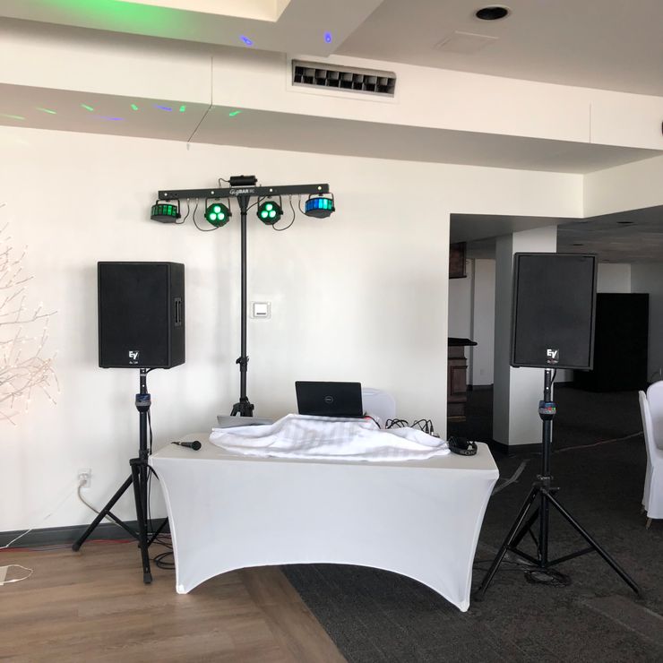 DJ for a Wedding at the Jordan Ramada Plaza Niagara Falls, Ontario