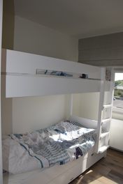 Tweede slaapkamer met stapelbed Bobita en bedlade