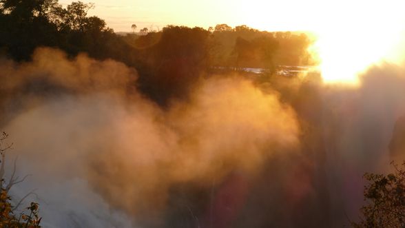 The smoke that thunders  5 