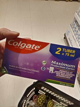 Colgate maximum indeholder Saccharin