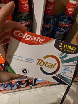 Colgate total indeholder Saccharin