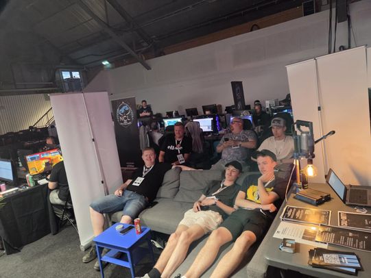 Watching live stream Swg VS Dnsty