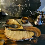 flache holzschale fuer käse, obst, Gemuese von Witaberget