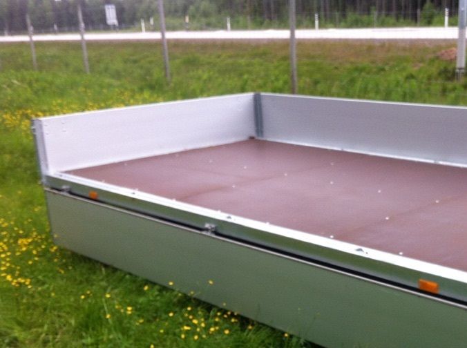 Ett riktigt byggsläp där uppkörningsramper igår!